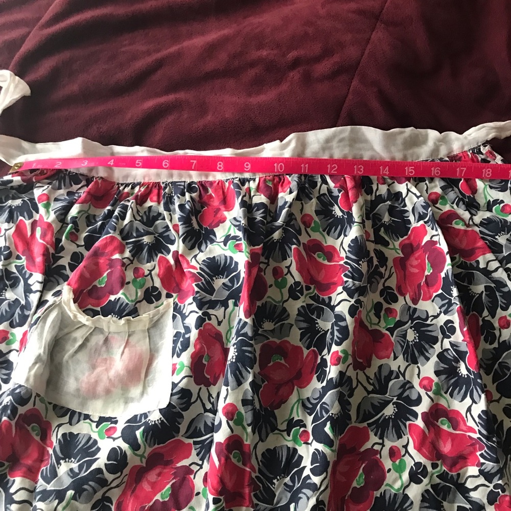 Vintage cute floral waist apron - Picture 2 of 7